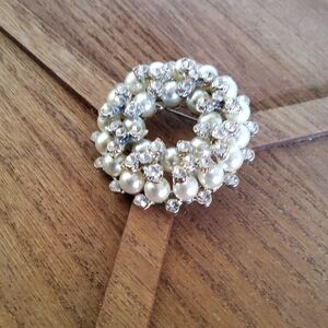 Elegant Silver and Pearl Brooch